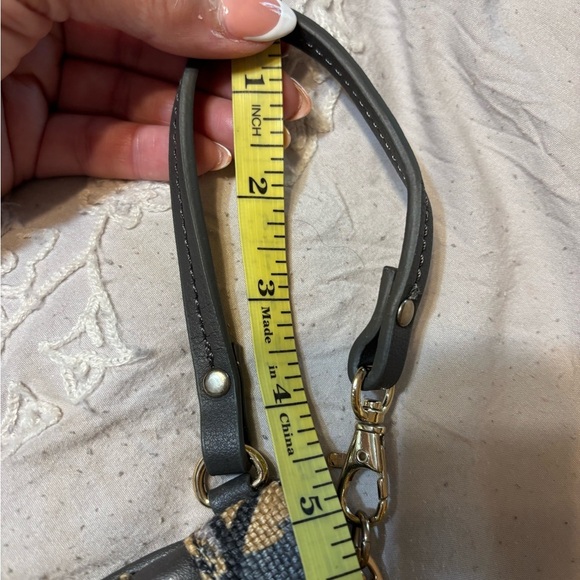 Spartina Linen Patterned Wristlet - Picture 2 of 12